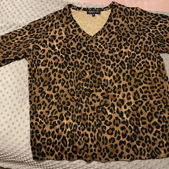 Jones New York Leopard Print Top - Picture 2 of 7